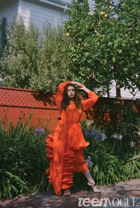 auli-i-carvalho-for-teen-vogue-august-2020-5.jpg