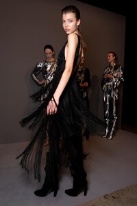 backstage-defile-alberta-ferretti-automne-hiver-2020-2021-milan-coulisses-214.thumb.jpg.2347d8d7f0793ed6f4c7e2989d71c14a.jpg