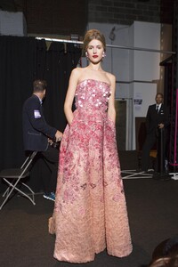 backstage-defile-badgley-mischka-printemps-ete-2018-new-york-coulisses-109.thumb.jpg.b2ccbe8e39e31a824eaac133212dcdaa.jpg