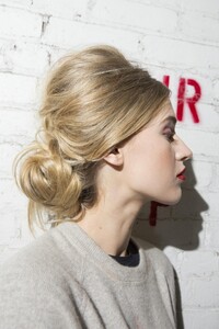 backstage-defile-badgley-mischka-printemps-ete-2018-new-york-coulisses-25.thumb.jpg.af7eff5a7acb2bd2d2262d1d12ac68c3.jpg