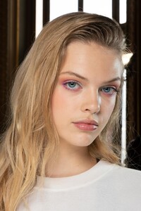 backstage-defile-balmain-printemps-ete-2020-paris-coulisses-18.thumb.jpg.1901befcc72100cf4a1e9e9025d76ac7.jpg