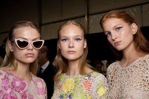 backstage-defile-blumarine-printemps-ete-2020-milan-coulisses-236.thumb.jpg.218e10506a551a9ec8b1354cddf01a3d.jpg