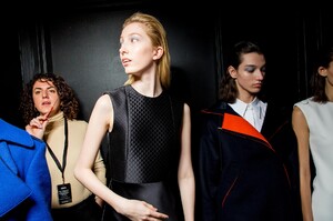 backstage-defile-boss-women-automne-hiver-2018-2019-new-york-coulisses-35.thumb.jpg.63072a16784019b5ba0f0e7f64b7f9a3.jpg