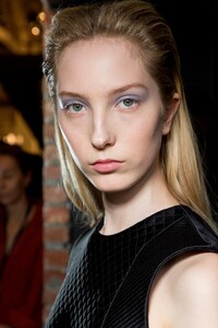 backstage-defile-boss-women-automne-hiver-2018-2019-new-york-coulisses-43.thumb.jpg.62f2958fae5acab13bb2c9942285d888.jpg