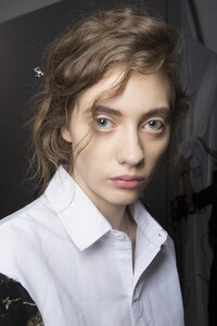 backstage-defile-christian-dior-automne-hiver-2017-2018-paris-coulisses-86.thumb.jpg.52322dda0d7c0882d0ad0626c726fd06.jpg
