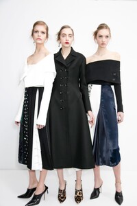 backstage-defile-christian-dior-printemps-ete-2016-paris-coulisses-80.thumb.jpg.c4fcf64abf596caf32b5210a12f2b026.jpg