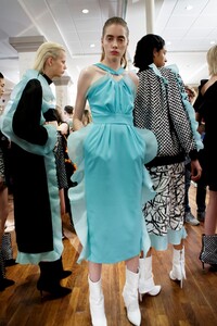 backstage-defile-emanuel-ungaro-printemps-ete-2017-paris-coulisses-93.thumb.jpg.059f48601a1bde1a91253c49f41811ac.jpg