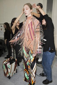 backstage-defile-emilio-pucci-automne-hiver-2017-2018-milan-coulisses-162.thumb.jpg.99d6401f43b4ec9278295a9fff61b8b0.jpg