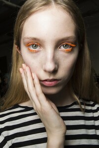 backstage-defile-emilio-pucci-automne-hiver-2017-2018-milan-coulisses-18.thumb.jpg.33d172c713fb51d3be094b8dd1c399d4.jpg