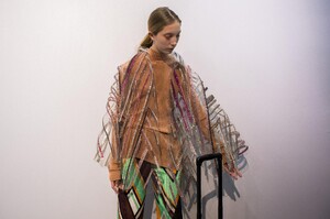 backstage-defile-emilio-pucci-automne-hiver-2017-2018-milan-coulisses-86.thumb.jpg.7fa5069bfa94133c90f3680b38480666.jpg