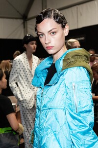 backstage-defile-ermanno-scervino-printemps-ete-2020-milan-coulisses-74.thumb.jpg.51cfb08817dd5a8c93c5416a8ad83fee.jpg