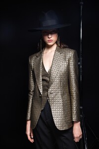 backstage-defile-etro-automne-hiver-2020-2021-milan-coulisses-138.thumb.jpg.833b06386ccca1cdddeb0939894d7178.jpg