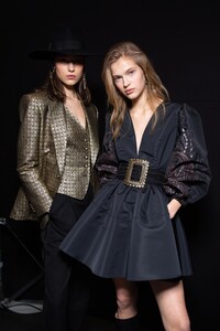 backstage-defile-etro-automne-hiver-2020-2021-milan-coulisses-155.thumb.jpg.e0ea47b754983b8f5cc2c94199223c22.jpg