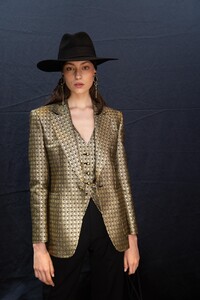 backstage-defile-etro-automne-hiver-2020-2021-milan-coulisses-30.thumb.jpg.8e6fae6365e623ef8bb7aeffd66fc7ee.jpg