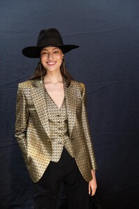 backstage-defile-etro-automne-hiver-2020-2021-milan-coulisses-31.thumb.jpg.1a65b1dd446c6c4c27af5a0867c708be.jpg