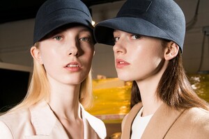backstage-defile-gabriela-hearst-automne-hiver-2018-2019-new-york-coulisses-34.thumb.jpg.3675e99399f06a67c5a2831c37ff1647.jpg
