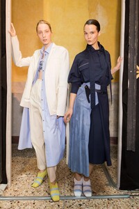 backstage-defile-gabriele-colangelo-printemps-ete-2018-milan-coulisses-17.thumb.jpg.d4ceadf8baa1353c45d99bb40f59ae7f.jpg