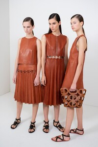 backstage-defile-hermes-printemps-ete-2020-paris-coulisses-71.thumb.jpg.21189ea3d7f11d6281f7dc605deaa19f.jpg