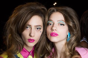 backstage-defile-jeremy-scott-automne-hiver-2016-2017-new-york-coulisses-82.thumb.jpg.50051793a234dc29c3cbea58cf28dbed.jpg