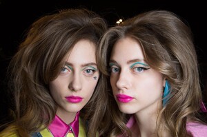 backstage-defile-jeremy-scott-automne-hiver-2016-2017-new-york-coulisses-84.thumb.jpg.576add88147f26c69f12cb82caf3e43e.jpg