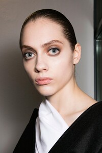 backstage-defile-jil-sander-automne-hiver-2016-2017-milan-coulisses-68.thumb.jpg.5c317d3aa70c8424fe1e9144b1c7ee4f.jpg