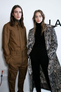 backstage-defile-lacoste-automne-hiver-2016-2017-new-york-coulisses-47.thumb.jpg.aebe607d77e6414264abedb4d5b7f3e4.jpg