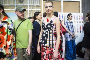 backstage-defile-marni-printemps-ete-2018-milan-coulisses-69.thumb.jpg.46107901b7f4cb70d27d7719d0a52ef6.jpg