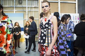 backstage-defile-marni-printemps-ete-2018-milan-coulisses-70.thumb.jpg.1d23c482be9d18d8c77d15fbab634456.jpg