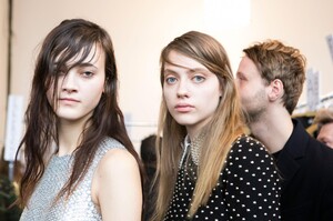 backstage-defile-michael-kors-collection-automne-hiver-2016-2017-new-york-coulisses-78.thumb.jpg.604b80108eb21204b42d09aa5e2b9e34.jpg