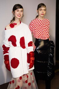 backstage-defile-msgm-automne-hiver-2016-2017-milan-coulisses-105.thumb.jpg.e6d1702395c561e3ee5a644e742a6314.jpg