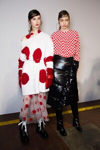 backstage-defile-msgm-automne-hiver-2016-2017-milan-coulisses-109.thumb.jpg.99adcab1d78c032087e0a01ac7d2ba65.jpg