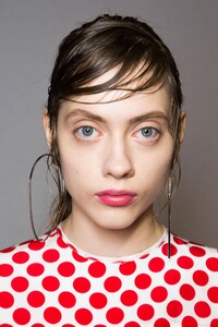 backstage-defile-msgm-automne-hiver-2016-2017-milan-coulisses-113.thumb.jpg.efceef1e3e6f5766db45b428d31d08eb.jpg