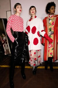 backstage-defile-msgm-automne-hiver-2016-2017-milan-coulisses-31.thumb.jpg.d156ac1828ba2e5ac301486c3c3f15e4.jpg