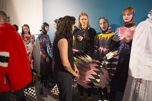backstage-defile-msgm-automne-hiver-2017-2018-milan-coulisses-135.thumb.jpg.b33f0c6379a7093b73dde302703c6986.jpg