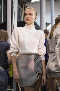 backstage-defile-mugler-automne-hiver-2017-2018-paris-coulisses-90.thumb.jpg.09bf2321957b33b8c34ea5495653672e.jpg