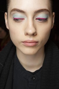 backstage-defile-oscar-de-la-renta-automne-hiver-2017-2018-new-york-coulisses-48.thumb.jpg.acb9a635789d4621327ec8e7f216a741.jpg