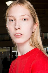 backstage-defile-r13-automne-hiver-2018-2019-new-york-coulisses-29.thumb.jpg.b5fddabb25e6d2fd6e4d55da8465965c.jpg