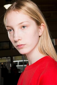 backstage-defile-r13-automne-hiver-2018-2019-new-york-coulisses-30.thumb.jpg.985fbf26d87f25727103c237a66d15d1.jpg