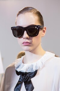 backstage-defile-rochas-automne-hiver-2017-2018-paris-coulisses-186.thumb.jpg.b14ff1e7a07c50d3cb04622e07f784d1.jpg