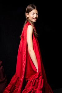 backstage-defile-rochas-printemps-ete-2020-paris-coulisses-83.thumb.jpg.b6e68ce8fd5669e98127452b06cdcb2f.jpg