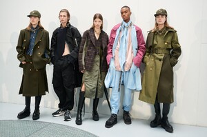 backstage-defile-sacai-automne-hiver-2020-2021-paris-coulisses-44.thumb.jpg.30879d0936db39b6125b1c7e99724f25.jpg
