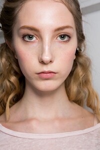 backstage-defile-zero--maria-cornejo-automne-hiver-2017-2018-new-york-coulisses-30.thumb.jpg.0f7b5b1754d0e66837426cd8ef994c9c.jpg