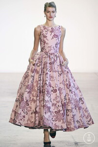 badgley-mischka-aw18-0005-315b8c.thumb.jpg.5b6ef6c9ff2c3cc0c3079b87c48d4ac8.jpg