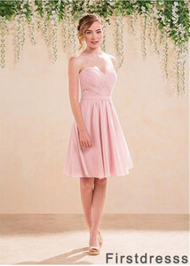 bridesmaid-dress-shopping-t801525662827-main-673x943.jpg