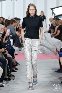 carven-ss17-0046-1-22f23f.thumb.jpg.675ab2a18685df03d20a263e1ee76f79.jpg
