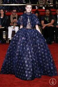 christian-siriano-aw18-0046-923a31.thumb.jpg.b617ef2cfea865f3255afa0473271ade.jpg