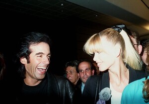 claudia-schiffer-son-mari-david-copperfield-juillet-1995.jpeg