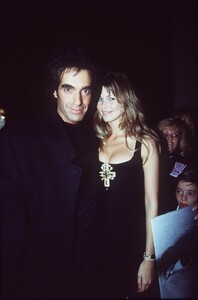 claudia-schiffer-son-mari-david-copperfield-octobre-1993.jpeg