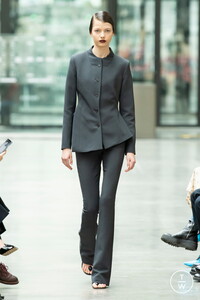 coperni-fw20-look01-8e245c.thumb.jpg.0d1fd4cc3db063f33b6d817adc8dda4e.jpg