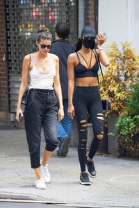 daiane-sodre-at-sant-ambroeus-in-new-york-08-806-2020-6.jpg